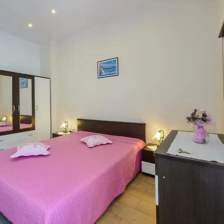 Pully Apartment *