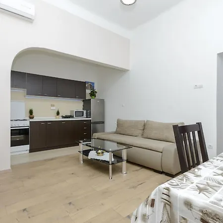 Pully Apartment *