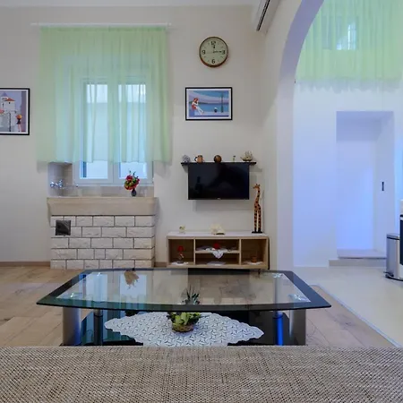 Pully شقة دوبروفينك