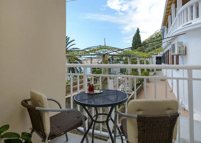 Pully دوبروفينك